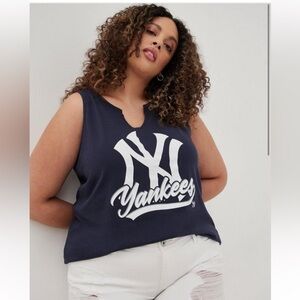 NWT Torrid Size 3- Women's Navy Yankees Sleeveless Top